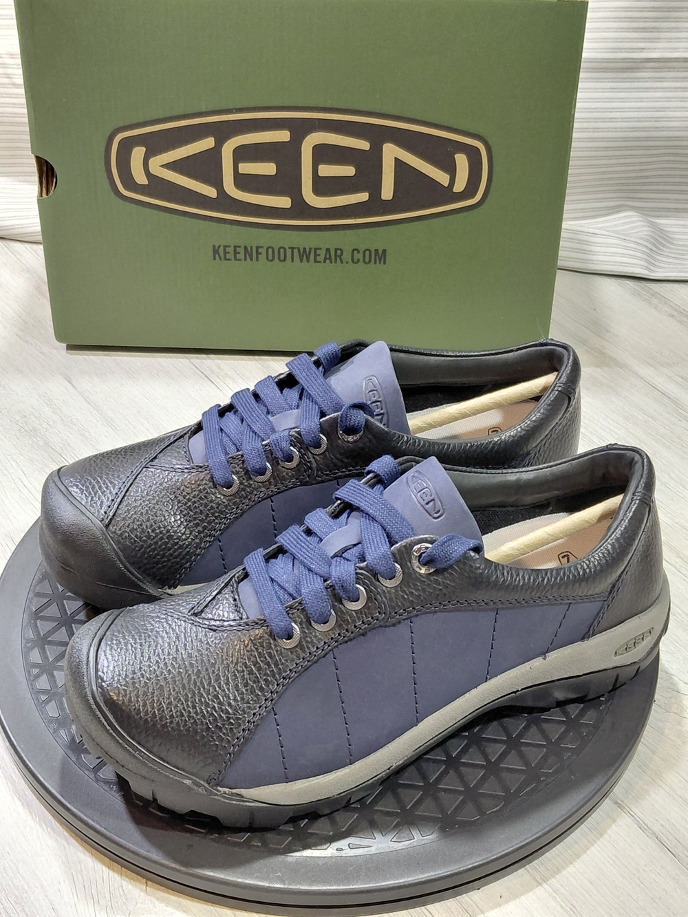 NEW KEEN Womens Presidio Naval Academy Walking Hiking Oxford Dark Navy Black 7.5